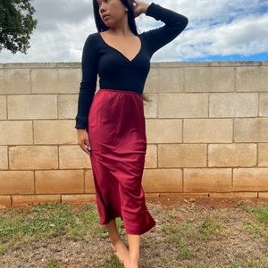 Cute Mid length skirt in red